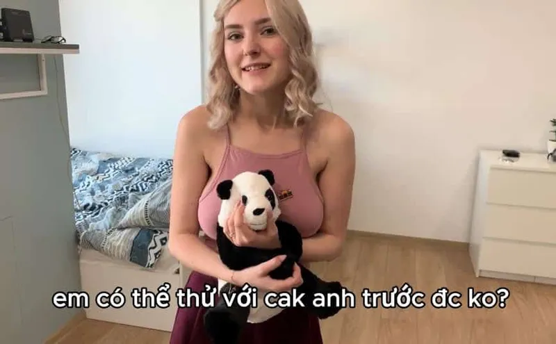 Gấu nhờ anh trai giúp vì chưa có kinh nghiệm để địt với bạn trai
